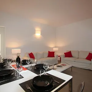 https://santambrogio-apartment.it-tuscanyhotel.com