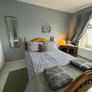 House Near To Castlecourt Shopping Homestay Belfast